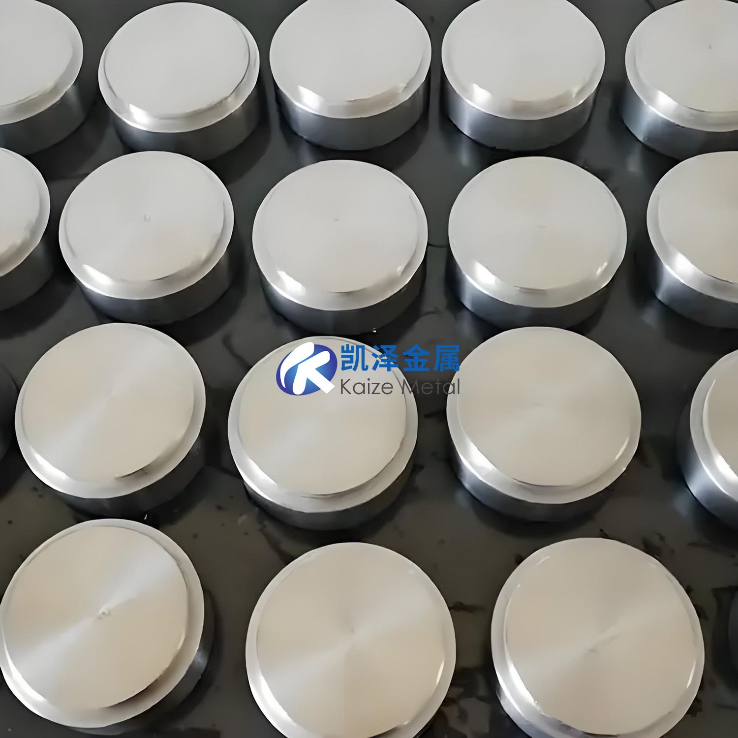 凱澤金屬深度論述鈦鎳鉻鋯靶材在電子工業中的靶材選型與技術布局